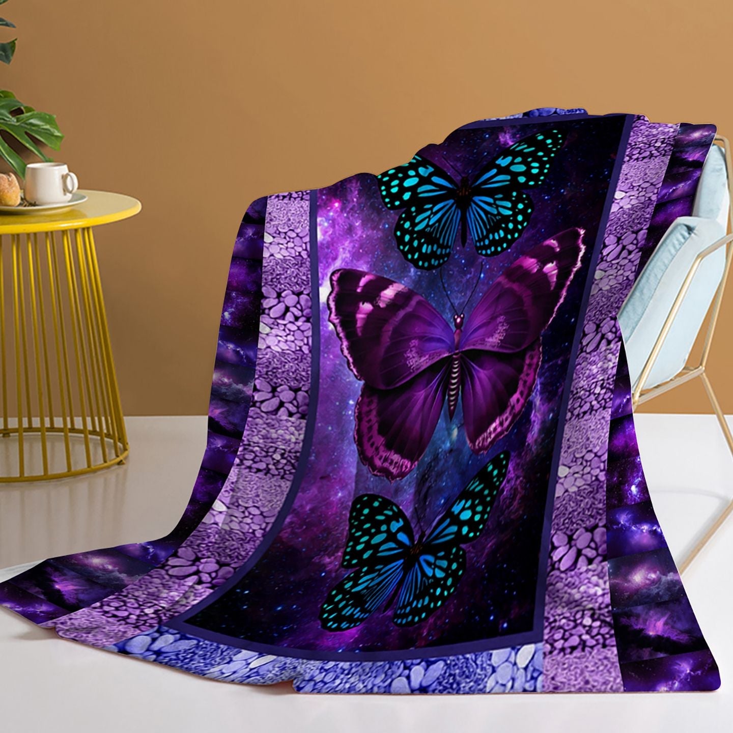 1pc Cozy Butterfly Printed Flannel Blanket - Soft, Warm, And Lightweight Throw For Couch, Sofa, Office, Bed, Camping, And Travel - Multi-Purpose Gift For All Seasons With Versatile Design - Cool Brand Designs